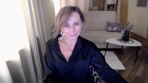 Helen online show from 02-28-25, 08:20
