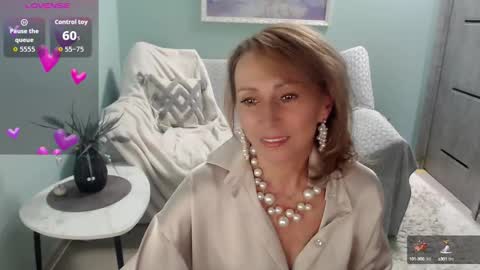 Helen online show from 09-29-25, 05:23