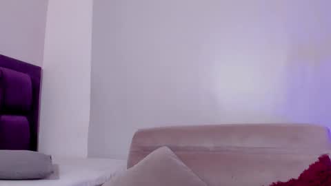 Snapshot of veronicagilss chatting on 01-23-25, 04:48 Veronica Gills online show from 01-23-25, 04:48