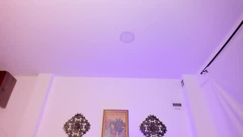 Snapshot of veronicagilss chatting on 10-12-25, 04:00 Veronica Gills online show from 10-12-25, 04:00