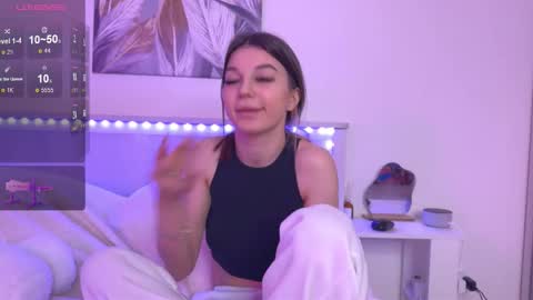Vivi online show from 10-06-25, 08:56