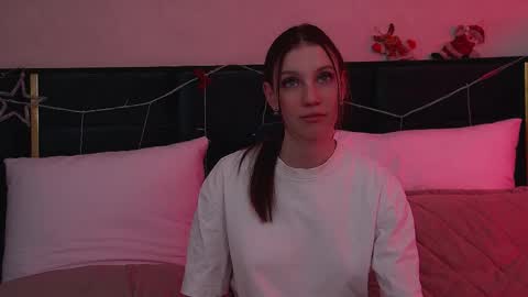 Veronica online show from 12-22-25, 06:21