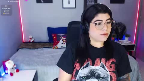 Miss Veronika online show from 12-17-24, 10:44