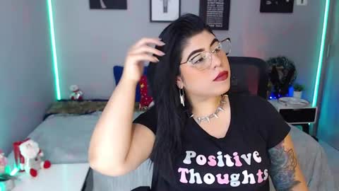 Miss Veronika online show from 12-18-24, 11:51