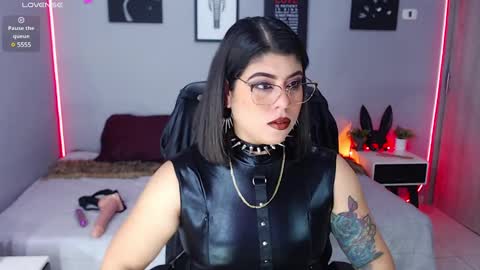 Miss Veronika online show from 03-11-25, 12:06