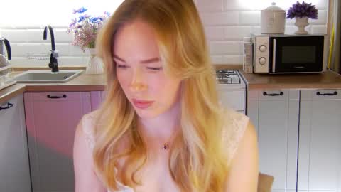 Snapshot of veronikamitchel chatting on 10-21-25, 02:51 Veronika online show from 10-21-25, 02:51