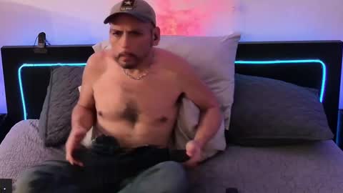 Snapshot of verspig7 chatting on 02-24-25, 02:51 VersPig7 online show from 02-24-25, 02:51