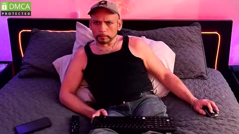 Snapshot of verspig7 chatting on 02-26-25, 06:00 VersPig7 online show from 02-26-25, 06:00