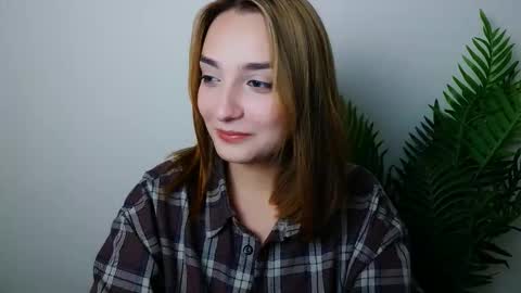 Snapshot of veryveryshygirl chatting on 09-26-25, 06:56 Ana online show from 09-26-25, 06:56