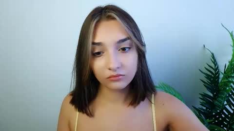 Snapshot of veryveryshygirl chatting on 10-07-25, 11:07 Ana online show from 10-07-25, 11:07