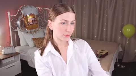 Snapshot of vespera_celeste chatting on 09-26-25, 05:44 Celeste online show from 09-26-25, 05:44