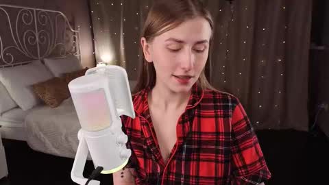 Snapshot of vespera_celeste chatting on 11-12-25, 05:41 Celeste online show from 11-12-25, 05:41