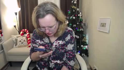 Snapshot of vestawoody chatting on 12-02-25, 07:25 vestawoody online show from 12-02-25, 07:25