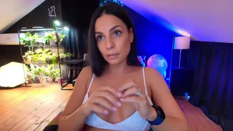 Snapshot of vevelicious chatting on 11-07-25, 08:42 vevelicious online show from 11-07-25, 08:42