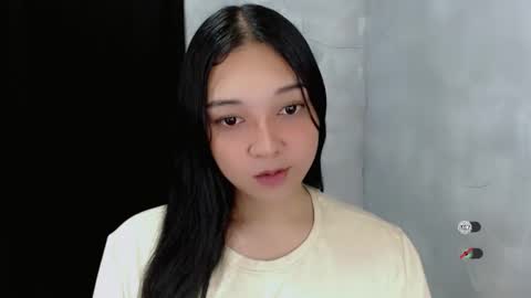 Snapshot of vhanie_fox chatting on 11-02-25, 05:37 vhanie_fox online show from 11-02-25, 05:37