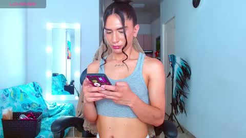 Snapshot of viannca__ chatting on 03-01-26, 07:27 Ariana online show from 03-01-26, 07:27