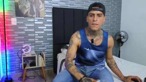 Snapshot of vicctorzc chatting on 01-24-25, 11:45 Victor cardenas online show from 01-24-25, 11:45