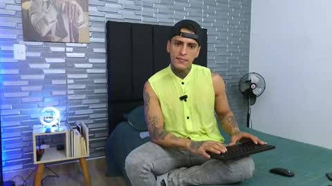 Snapshot of vicctorzc chatting on 01-31-25, 08:54 Victor cardenas online show from 01-31-25, 08:54