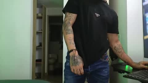 Snapshot of vicctorzc chatting on 02-10-25, 10:09 Victor cardenas online show from 02-10-25, 10:09