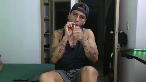 Snapshot of vicctorzc chatting on 02-12-25, 02:45 Victor cardenas online show from 02-12-25, 02:45