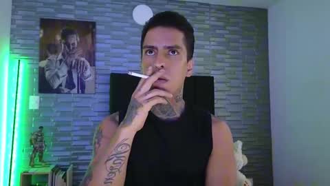 Snapshot of vicctorzc chatting on 02-21-25, 08:27 Victor cardenas online show from 02-21-25, 08:27