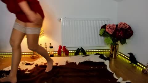 ViciousQueenu can call me Laura online show from 01-29-25, 07:57