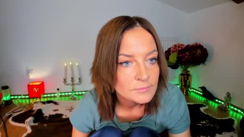 ViciousQueenu can call me Laura online show from 11-10-25, 08:02