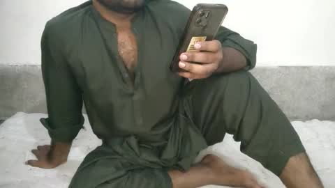 Snapshot of vickpie24 chatting on 10-31-25, 03:46 vickpie24 online show from 10-31-25, 03:46