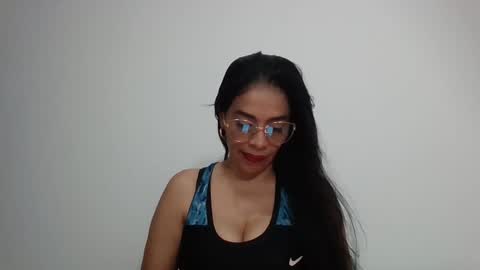 Vicky online show from 10-02-25, 01:23