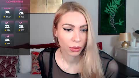 Snapshot of vicky_venus chatting on 02-25-25, 10:29 VickyVenus online show from 02-25-25, 10:29
