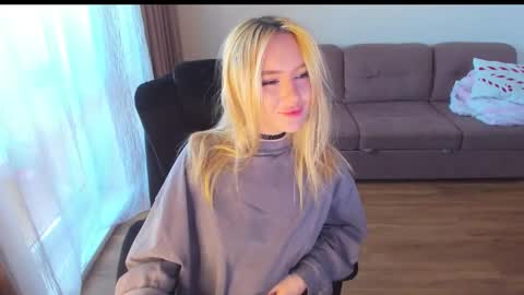 Snapshot of vickydragons chatting on 10-17-25, 10:07 nastya  Help me reach 100 likes  online show from 10-17-25, 10:07