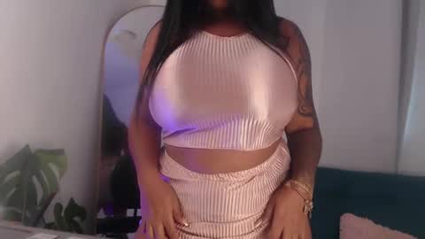 Snapshot of vickygrey1 chatting on 02-12-25, 08:18 Vicky Greys online show from 02-12-25, 08:18