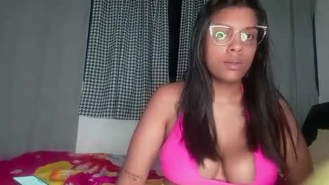 vickyhm22 online show from 10-06-25, 03:26