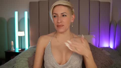 vickysecret96 online show from 01-02-25, 04:56