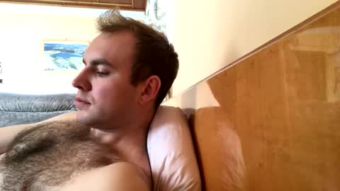 Snapshot of victor6089 chatting on 10-21-25, 12:39 Jakub online show from 10-21-25, 12:39