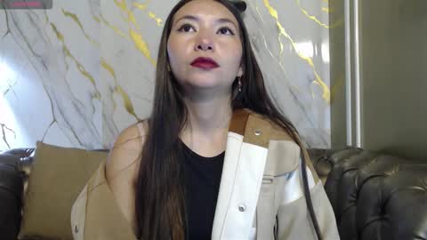 Victoria  online show from 10-25-25, 03:58