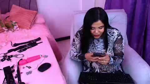 Snapshot of victoria_16_ chatting on 11-06-25, 04:24 victoria_16_ online show from 11-06-25, 04:24