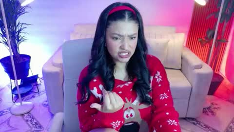 Snapshot of victoria___moon chatting on 12-19-25, 01:29 victoria online show from 12-19-25, 01:29