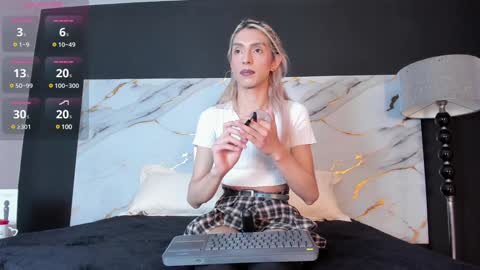 Snapshot of victoria_badgal chatting on 02-06-25, 05:09 Victoria online show from 02-06-25, 05:09