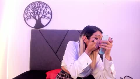 Snapshot of victoria_badgal chatting on 11-05-25, 08:20 Victoria online show from 11-05-25, 08:20