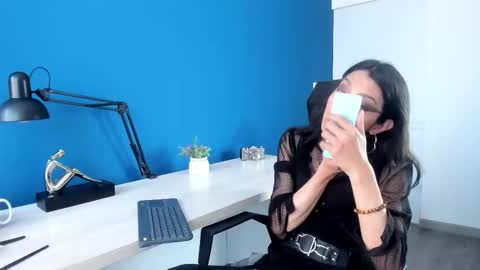 Snapshot of victoria_badgal chatting on 12-15-25, 03:05 Victoria online show from 12-15-25, 03:05