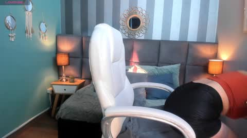 Victoria online show from 12-06-24, 02:06