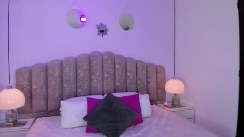 valentina online show from 02-13-26, 12:01