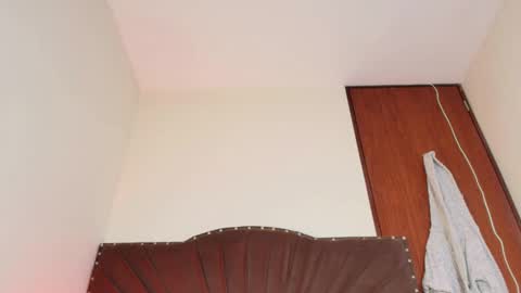 victoria online show from 10-27-25, 08:02