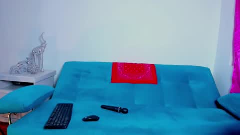 Snapshot of victoria_jhones chatting on 10-17-25, 05:48 Victoria online show from 10-17-25, 05:48