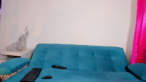 Snapshot of victoria_jhones chatting on 11-17-25, 05:08 Victoria online show from 11-17-25, 05:08