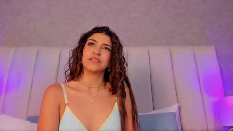 Snapshot of victoria_joliegb chatting on 02-10-25, 07:17 Victoria Lozano online show from 02-10-25, 07:17