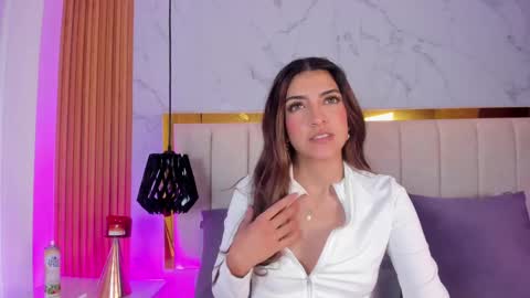 Snapshot of victoria_joliegb chatting on 02-25-25, 01:06 Victoria Lozano online show from 02-25-25, 01:06