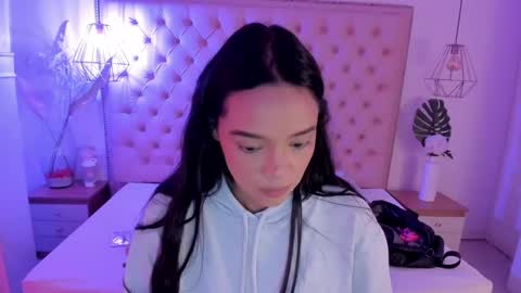 victoria_kitt online show from 10-07-25, 04:04