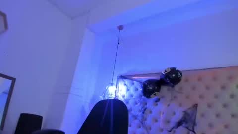 victoria_kitt online show from 10-18-25, 07:03